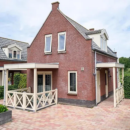 In Zuytland With Private Fishing Jetty Simonshaven