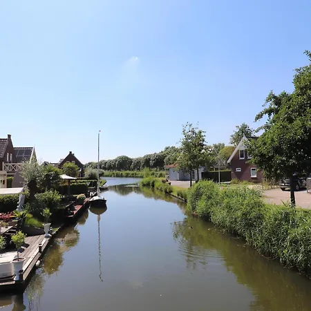 In Zuytland With Private Fishing Jetty Simonshaven
